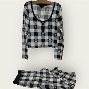 No Boundaries Plaid Snowflake Mismatched Pajama Set - XS Top / XL Bottoms